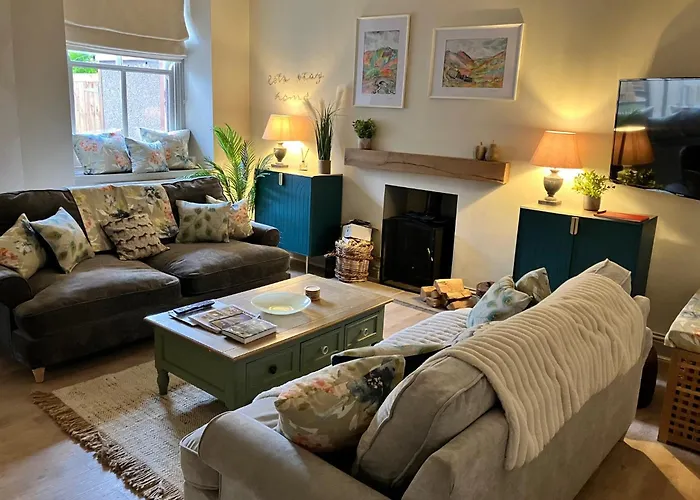 Little Apple Cottage- Free Parking, Hot Tub, Fire, Town Centre