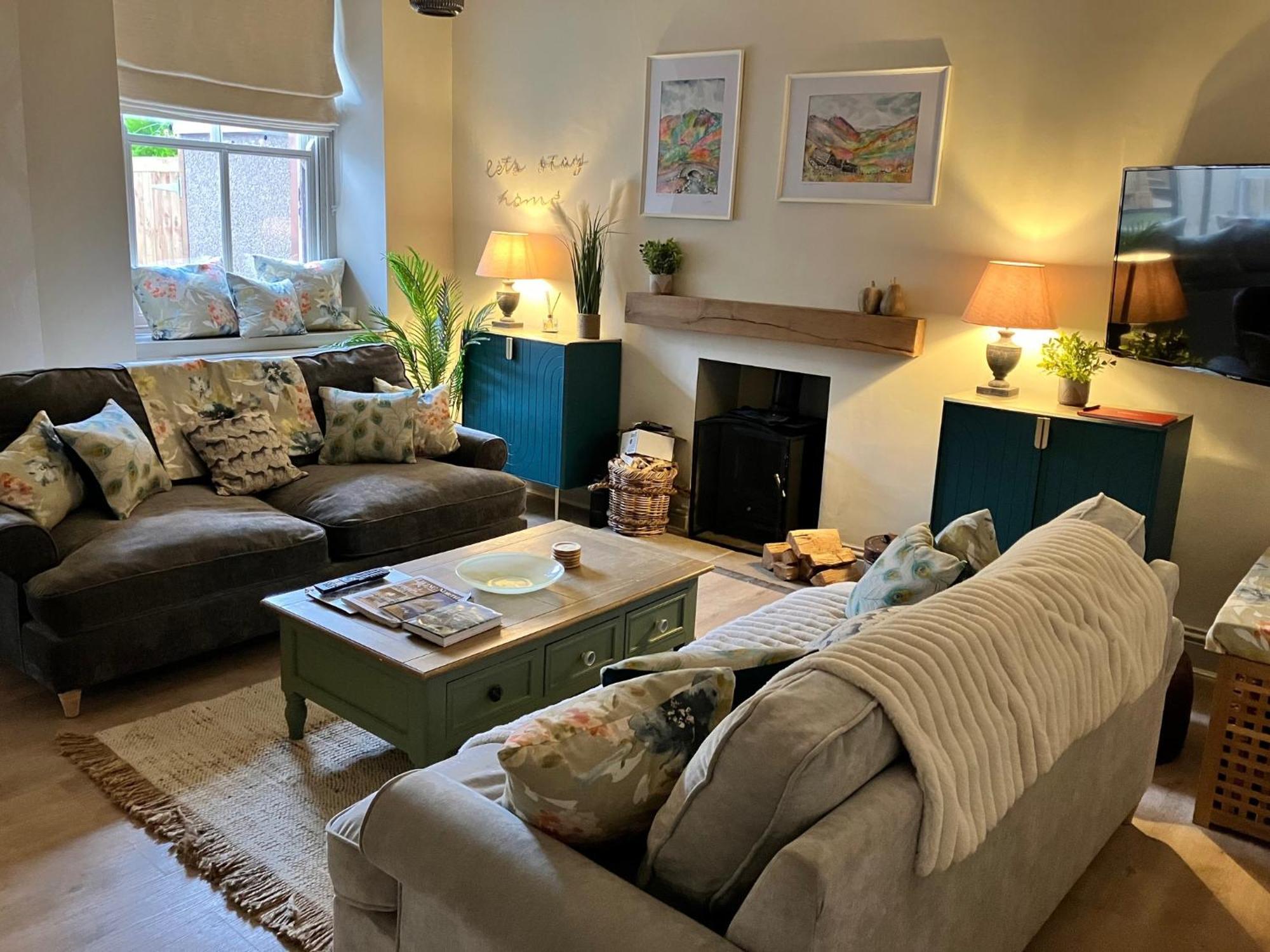 Little Apple Cottage- Free Parking, Hot Tub, Fire, Town Centre Holiday home