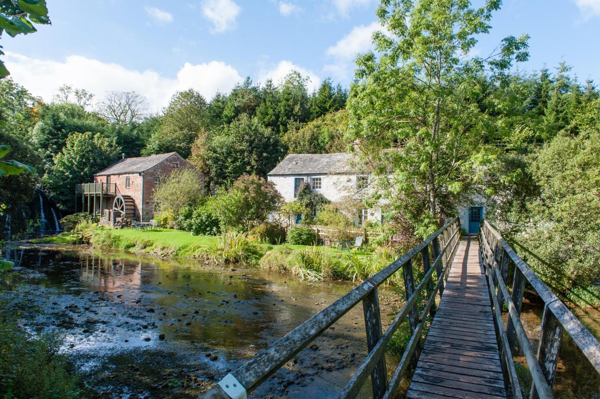 Holiday home Little Apple Cottage- Free Parking, Hot Tub, Fire, Town Centre *