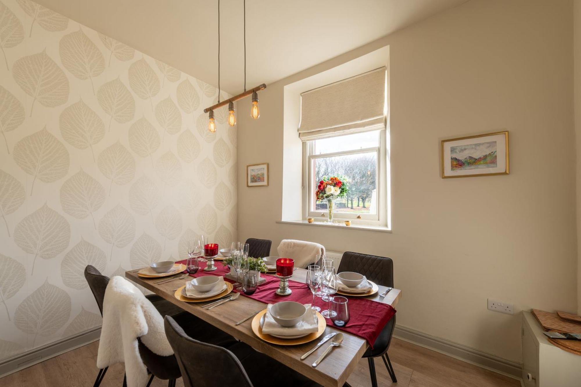 Holiday home Little Apple Cottage- Free Parking, Hot Tub, Fire, Town Centre *