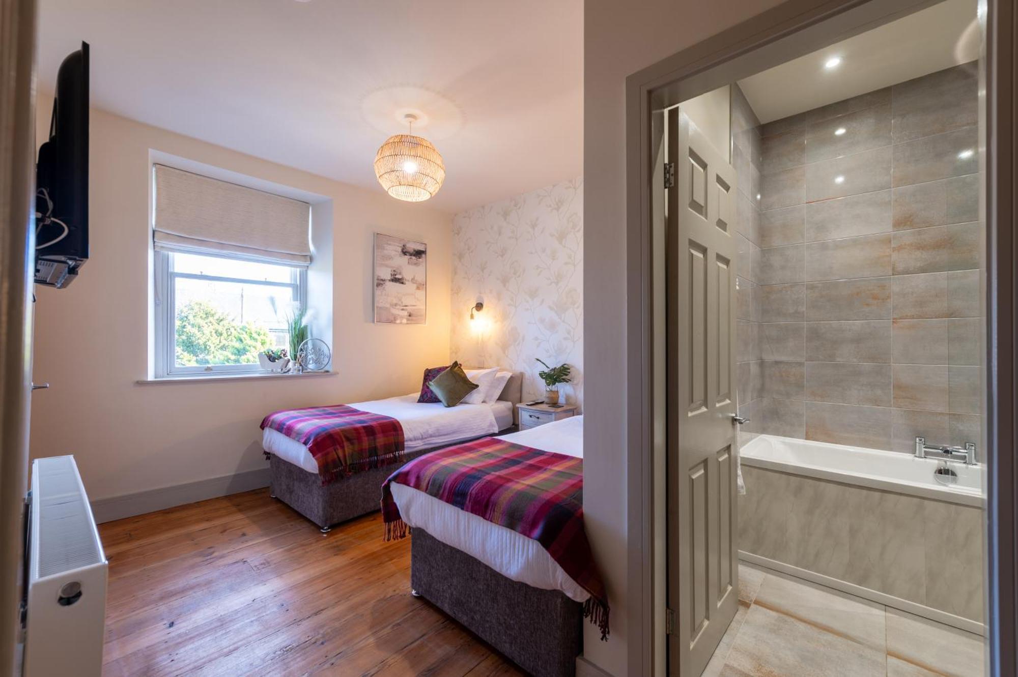 Little Apple Cottage- Free Parking, Hot Tub, Fire, Town Centre Holiday home