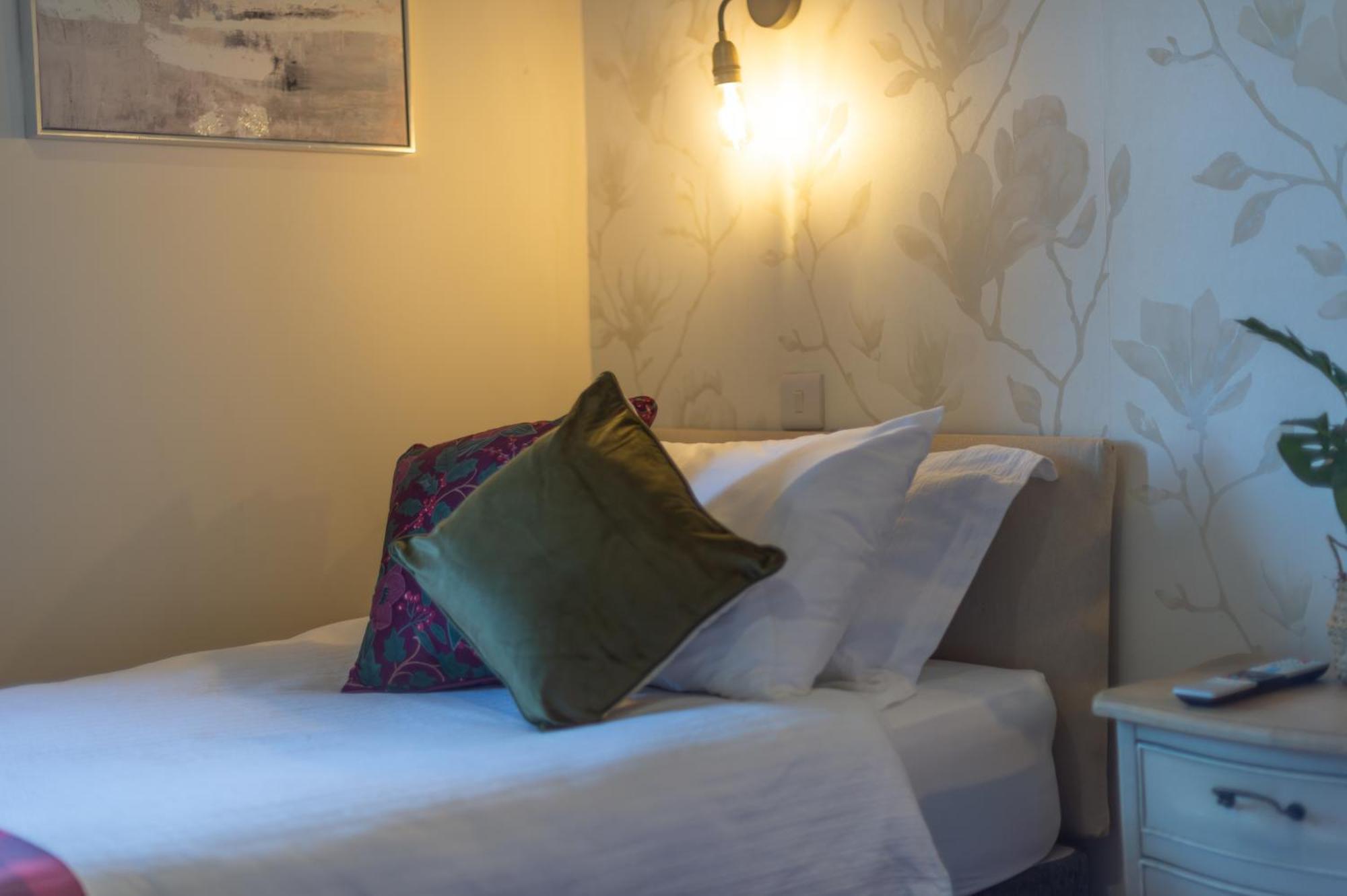Little Apple Cottage- Free Parking, Hot Tub, Fire, Town Centre Holiday home