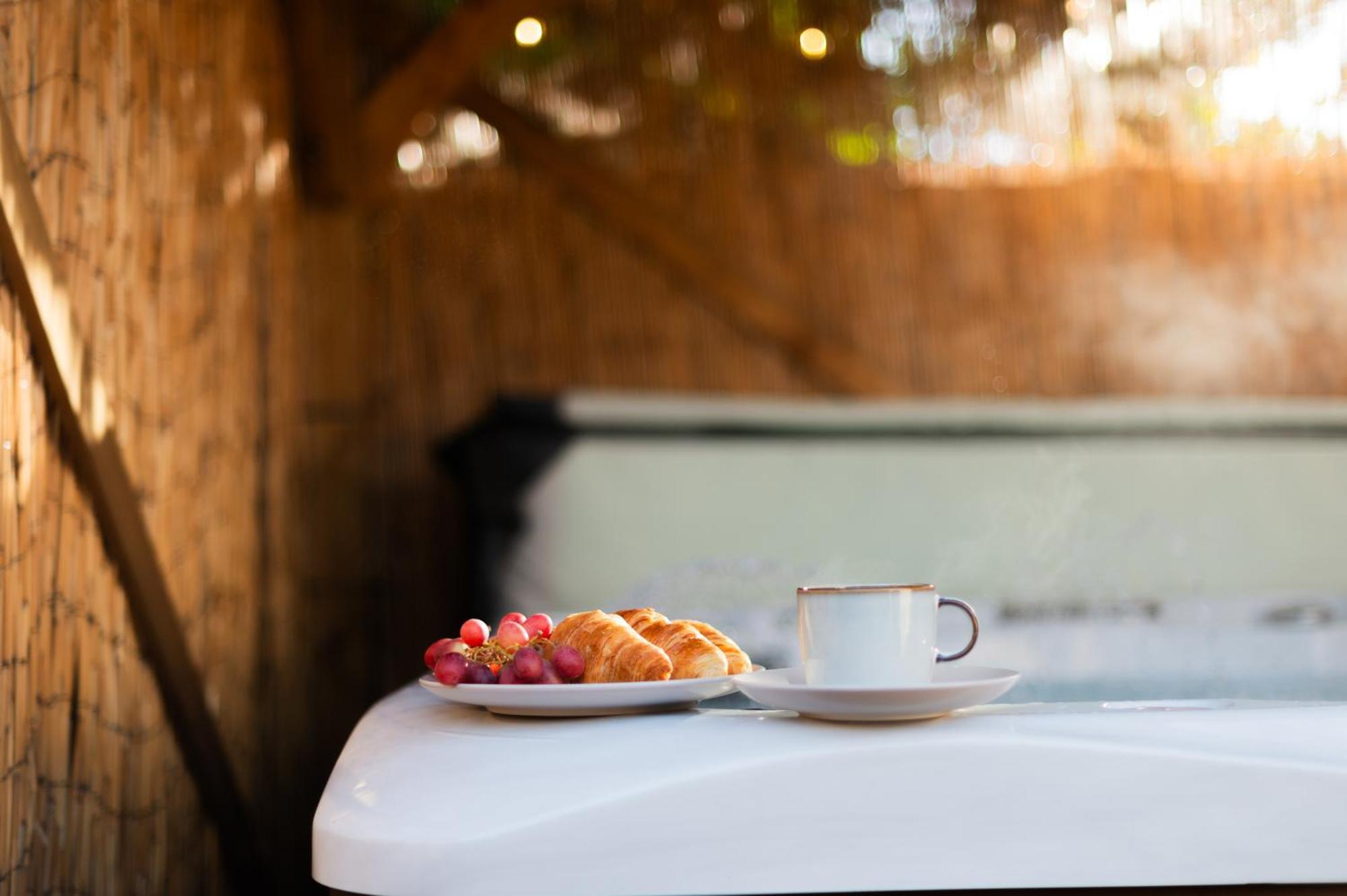 Little Apple Cottage- Free Parking, Hot Tub, Fire, Town Centre *